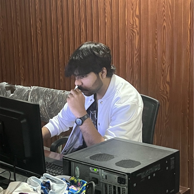 Picture showing Hamza Rashid